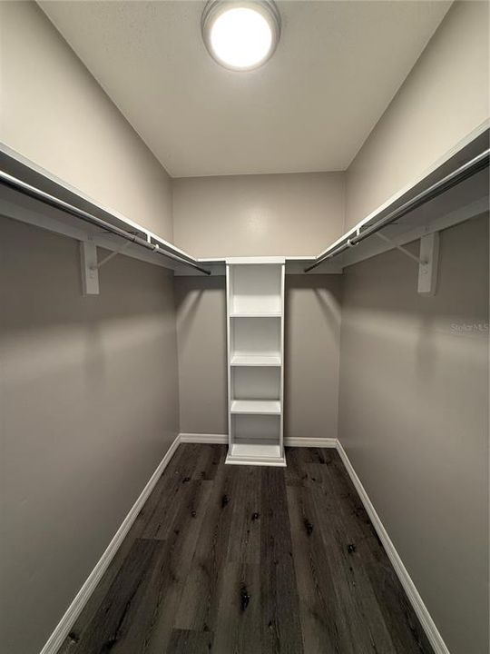 合同活跃: $1,700 (2 贝兹, 2 浴室, 1142 平方英尺)