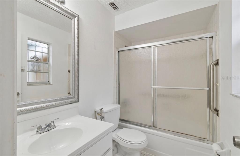For Sale: $369,900 (3 beds, 2 baths, 1188 Square Feet)