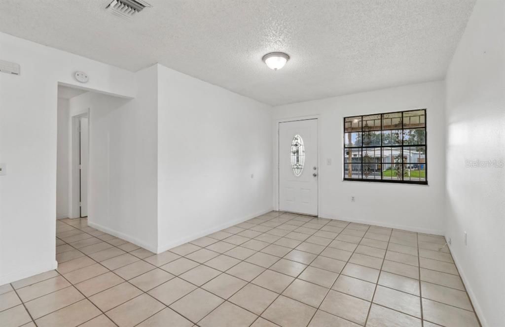 For Sale: $369,900 (3 beds, 2 baths, 1188 Square Feet)
