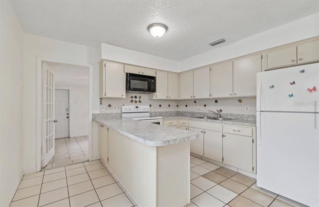 For Sale: $369,900 (3 beds, 2 baths, 1188 Square Feet)