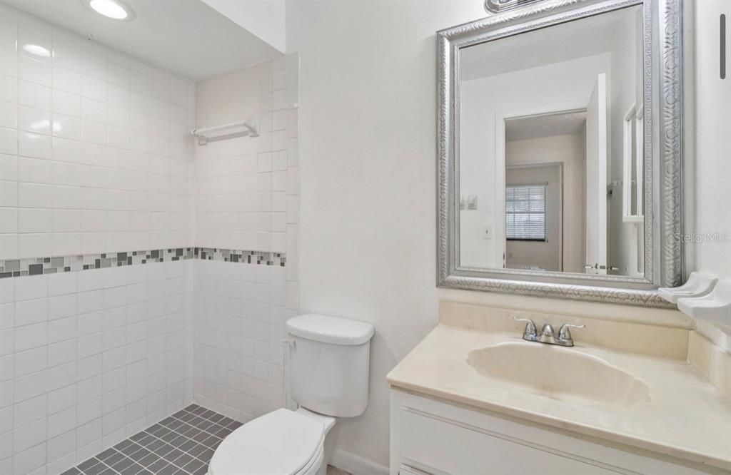 For Sale: $369,900 (3 beds, 2 baths, 1188 Square Feet)