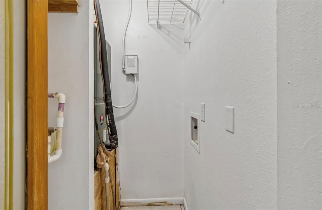 For Sale: $369,900 (3 beds, 2 baths, 1188 Square Feet)