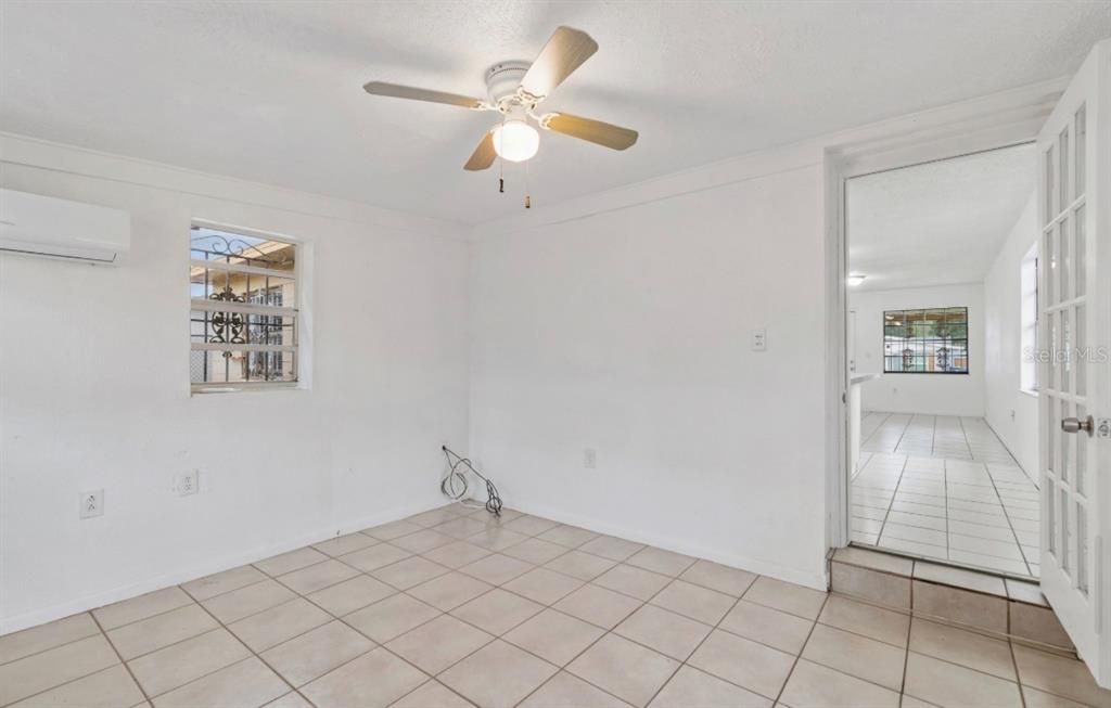 For Sale: $369,900 (3 beds, 2 baths, 1188 Square Feet)
