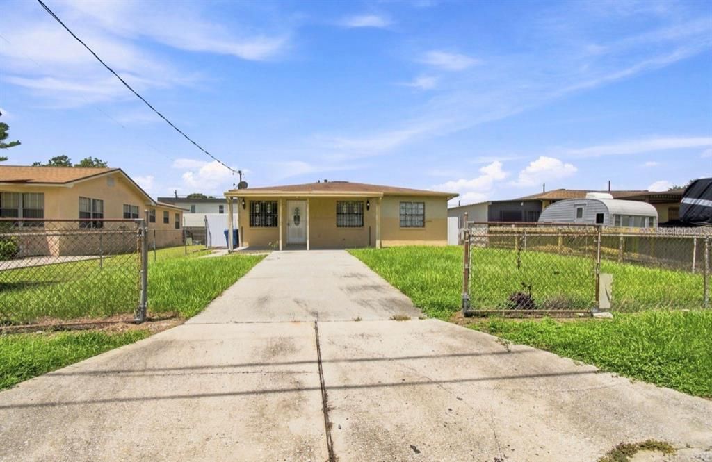 For Sale: $369,900 (3 beds, 2 baths, 1188 Square Feet)