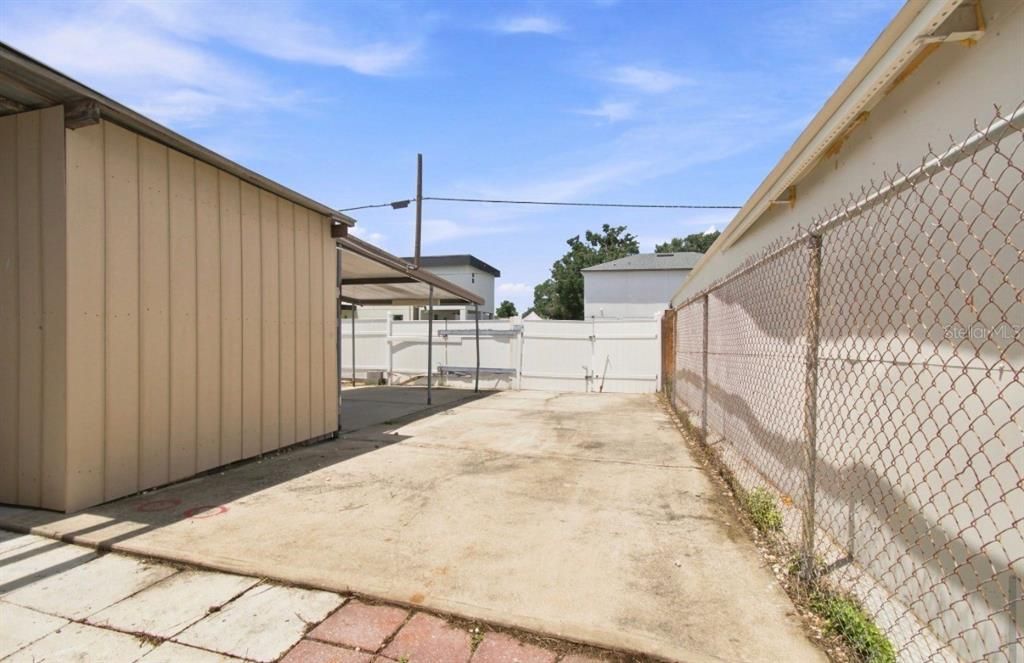 For Sale: $369,900 (3 beds, 2 baths, 1188 Square Feet)