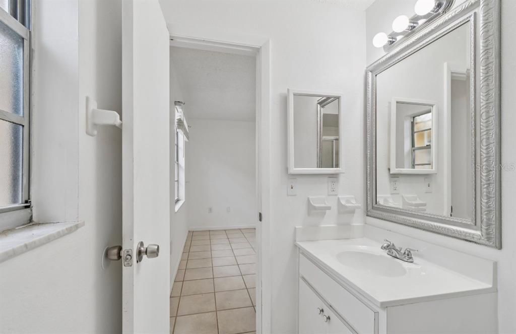 For Sale: $369,900 (3 beds, 2 baths, 1188 Square Feet)