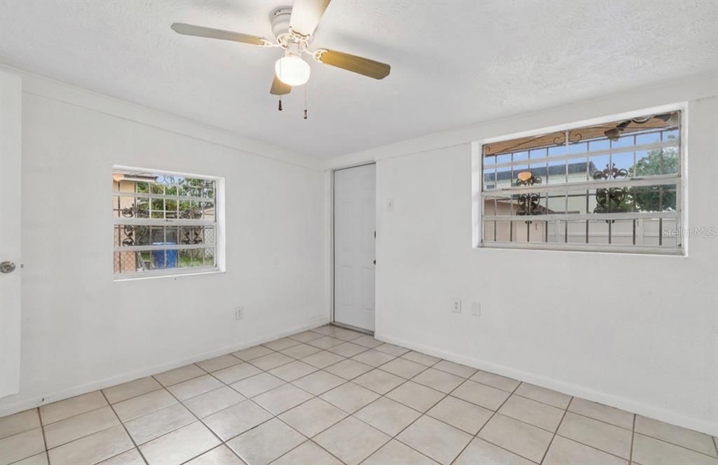 For Sale: $369,900 (3 beds, 2 baths, 1188 Square Feet)