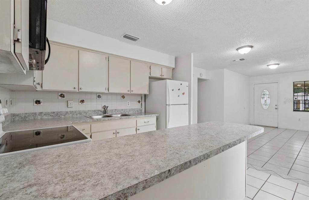 For Sale: $369,900 (3 beds, 2 baths, 1188 Square Feet)