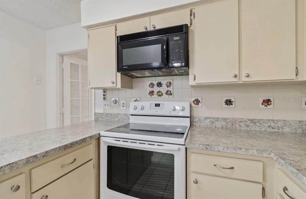 For Sale: $369,900 (3 beds, 2 baths, 1188 Square Feet)