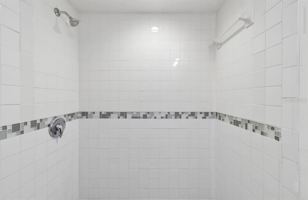 For Sale: $369,900 (3 beds, 2 baths, 1188 Square Feet)