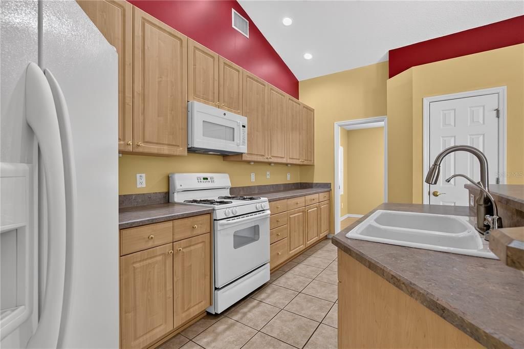 For Sale: $530,000 (4 beds, 2 baths, 2312 Square Feet)