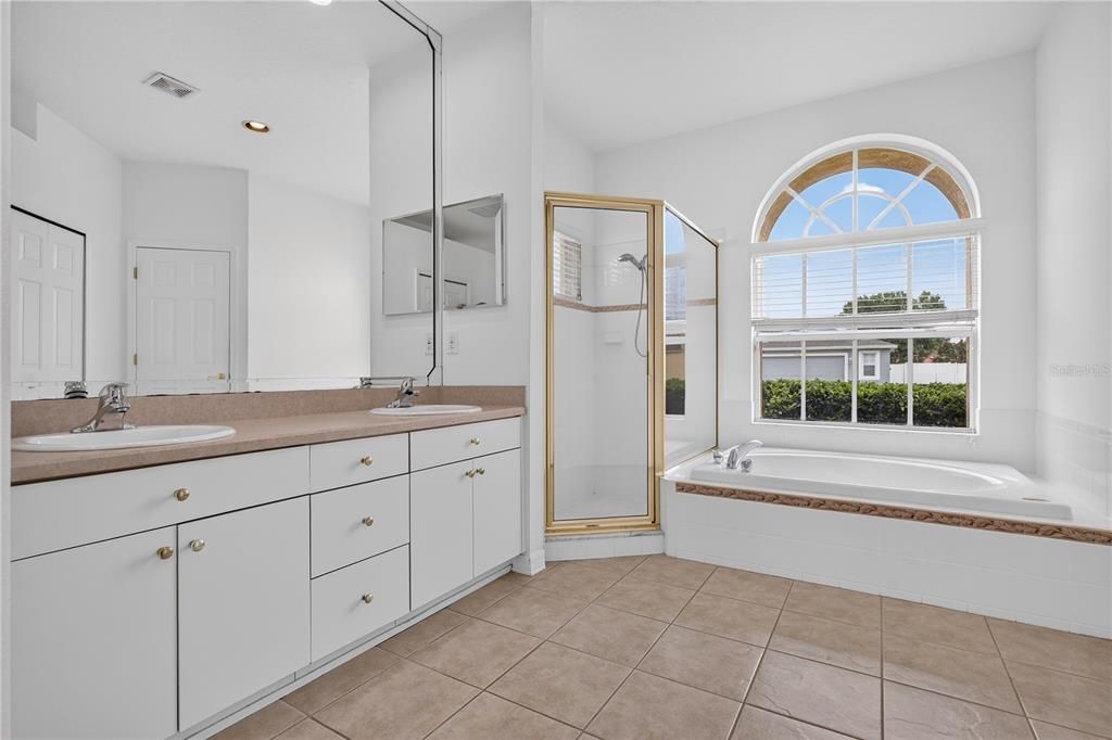 For Sale: $530,000 (4 beds, 2 baths, 2312 Square Feet)