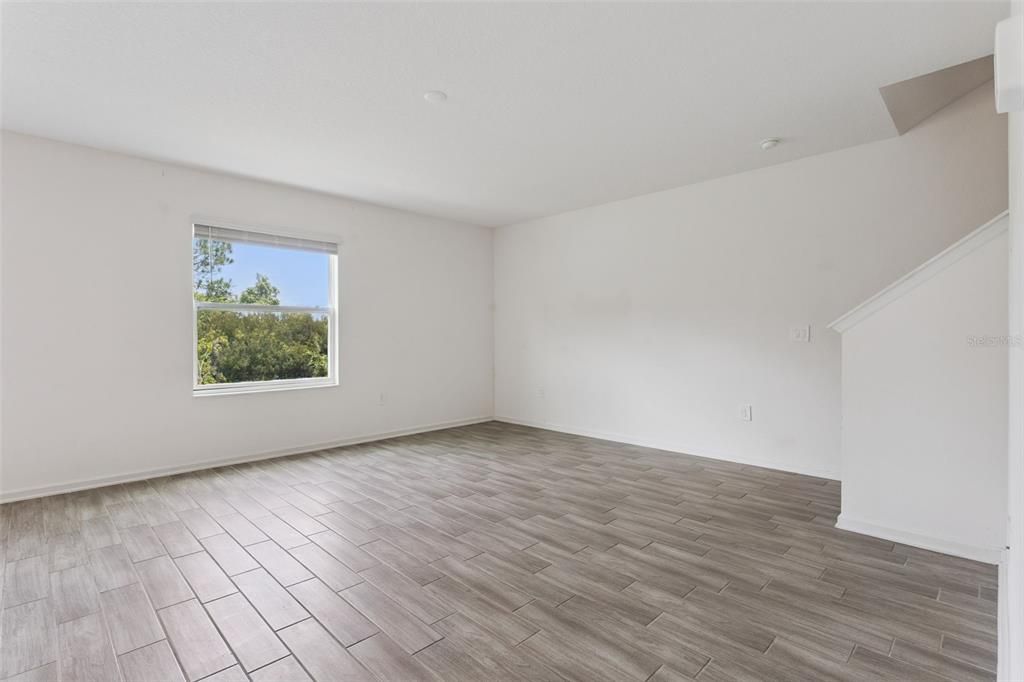 En Venta: $370,000 (4 camas, 2 baños, 2645 Pies cuadrados)