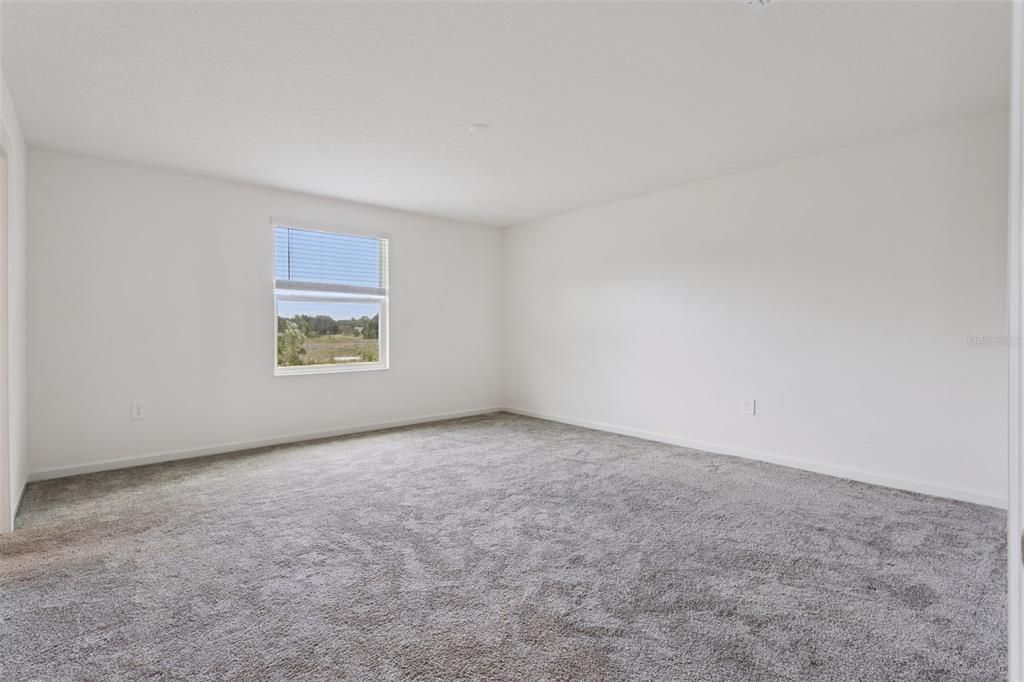 En Venta: $370,000 (4 camas, 2 baños, 2645 Pies cuadrados)