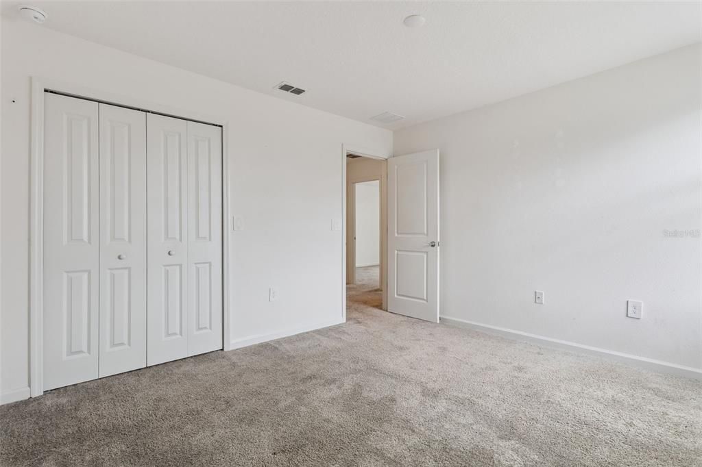 En Venta: $370,000 (4 camas, 2 baños, 2645 Pies cuadrados)