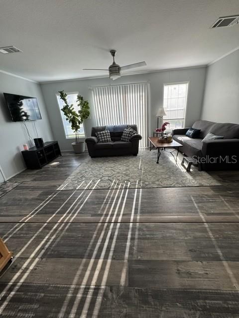 En Venta: $190,000 (2 camas, 2 baños, 912 Pies cuadrados)