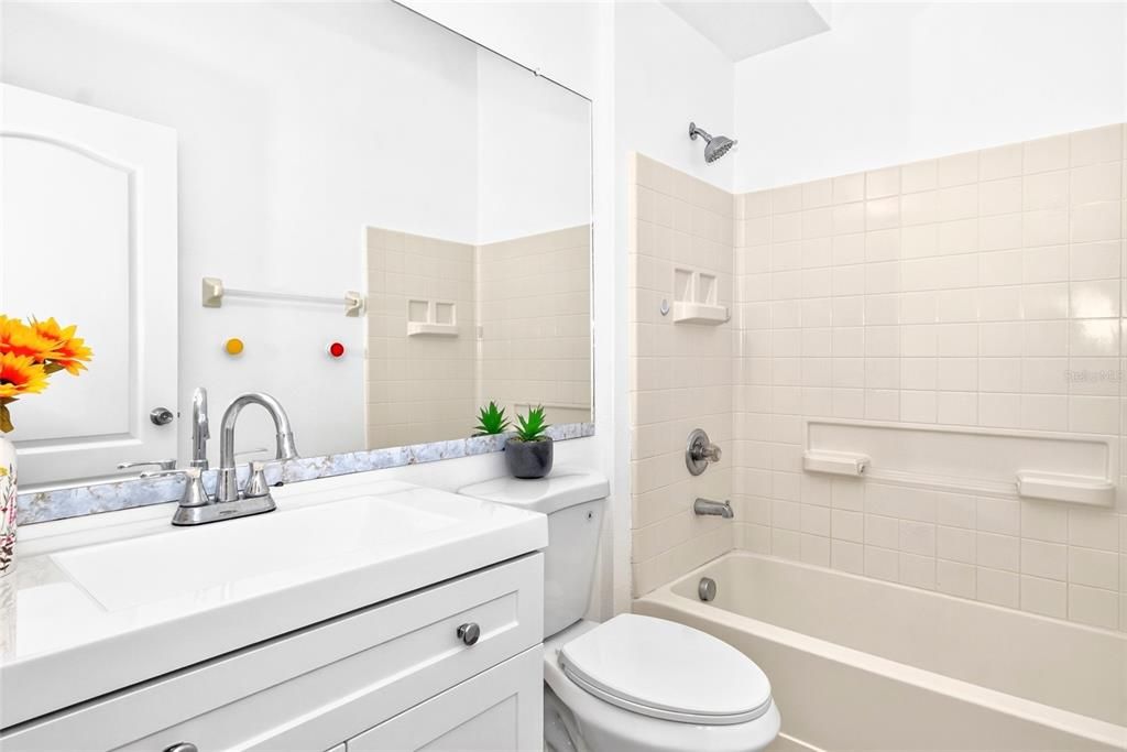 For Sale: $294,000 (3 beds, 2 baths, 1296 Square Feet)