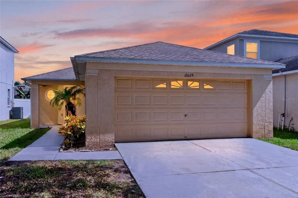 For Sale: $294,000 (3 beds, 2 baths, 1296 Square Feet)