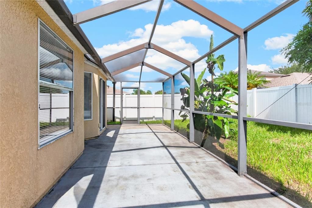 For Sale: $294,000 (3 beds, 2 baths, 1296 Square Feet)