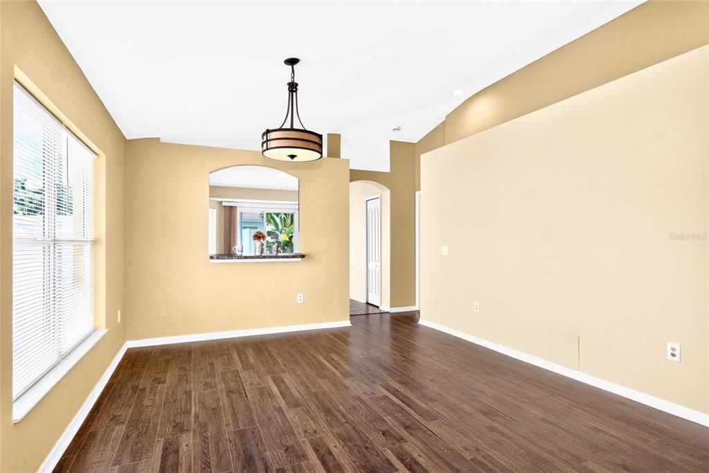 For Sale: $294,000 (3 beds, 2 baths, 1296 Square Feet)
