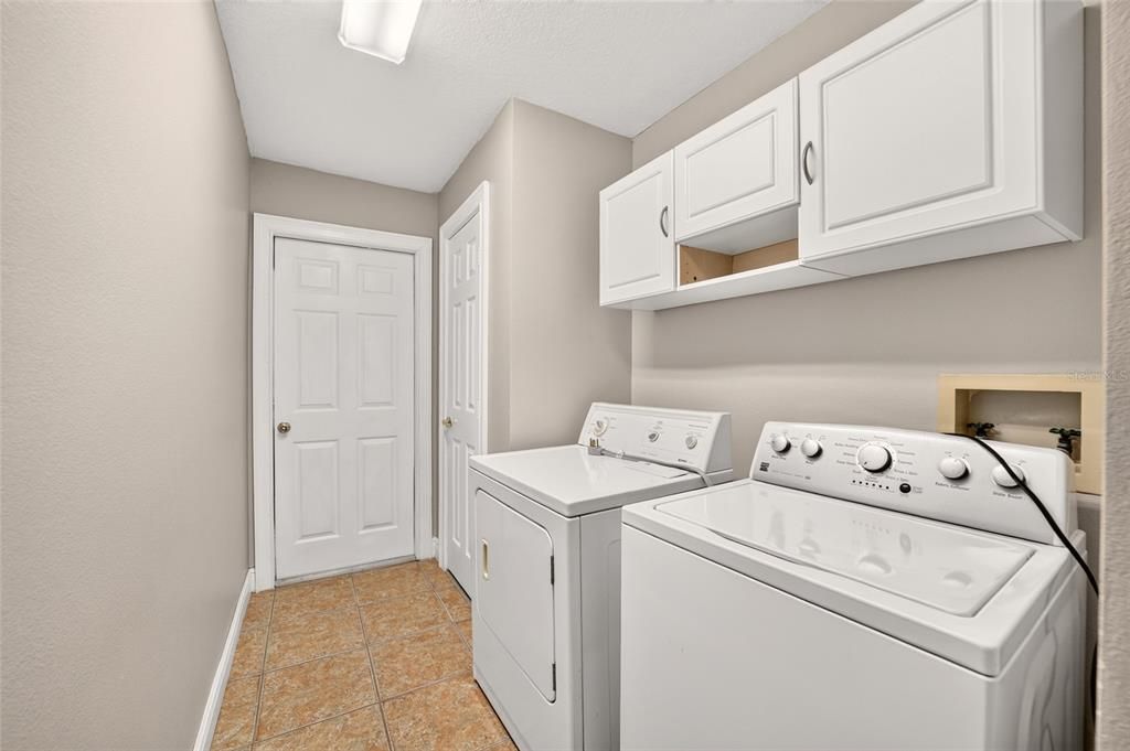 For Sale: $459,000 (3 beds, 2 baths, 1956 Square Feet)