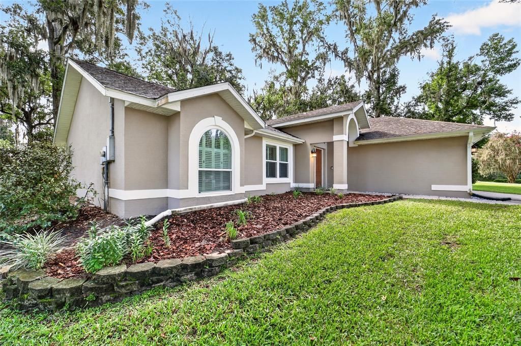 For Sale: $459,000 (3 beds, 2 baths, 1956 Square Feet)