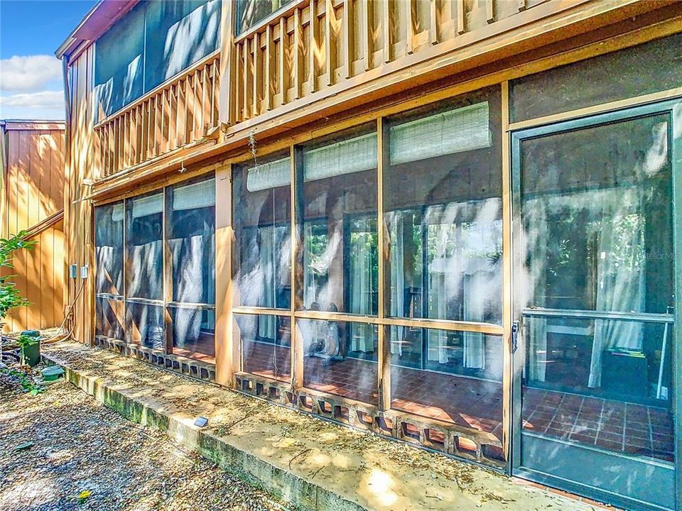 На продажу: $296,000 (4 спален, 2 ванн, 1664 Квадратных фут)