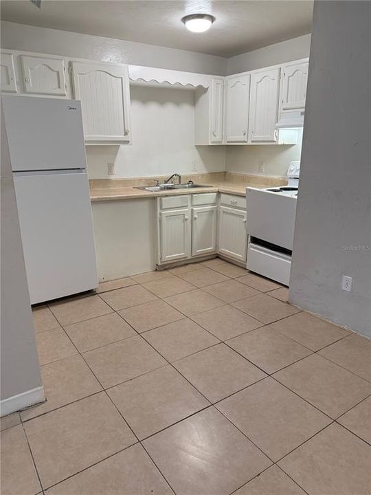 For Rent: $900 (2 beds, 1 baths, 3348 Square Feet)