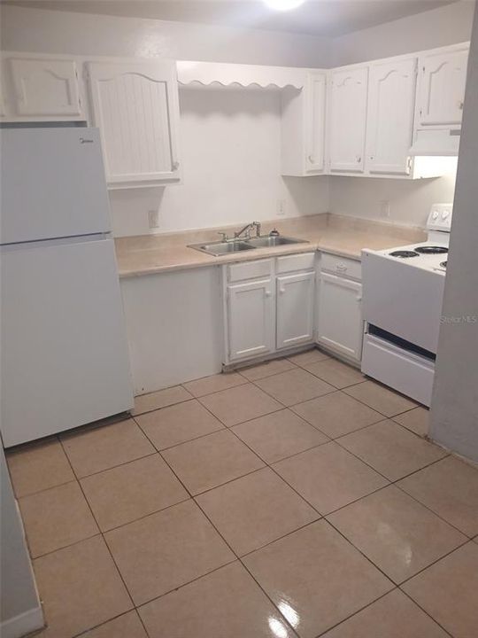 For Rent: $900 (2 beds, 1 baths, 3348 Square Feet)