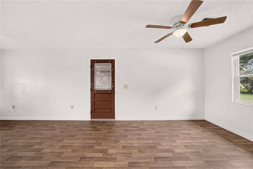 For Sale: $375,000 (2 beds, 2 baths, 1608 Square Feet)