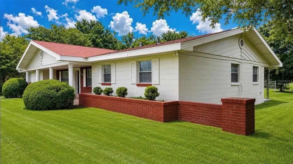For Sale: $375,000 (2 beds, 2 baths, 1608 Square Feet)