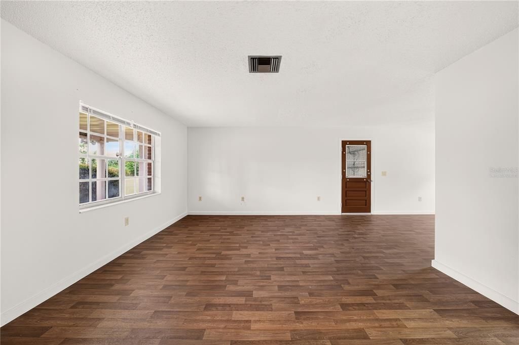 For Sale: $375,000 (2 beds, 2 baths, 1608 Square Feet)