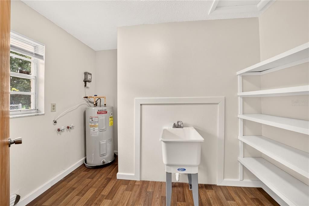 For Sale: $375,000 (2 beds, 2 baths, 1608 Square Feet)