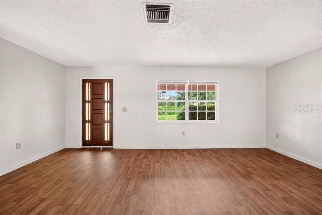 For Sale: $375,000 (2 beds, 2 baths, 1608 Square Feet)