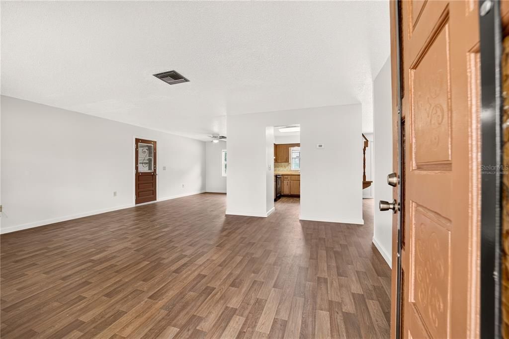 For Sale: $375,000 (2 beds, 2 baths, 1608 Square Feet)