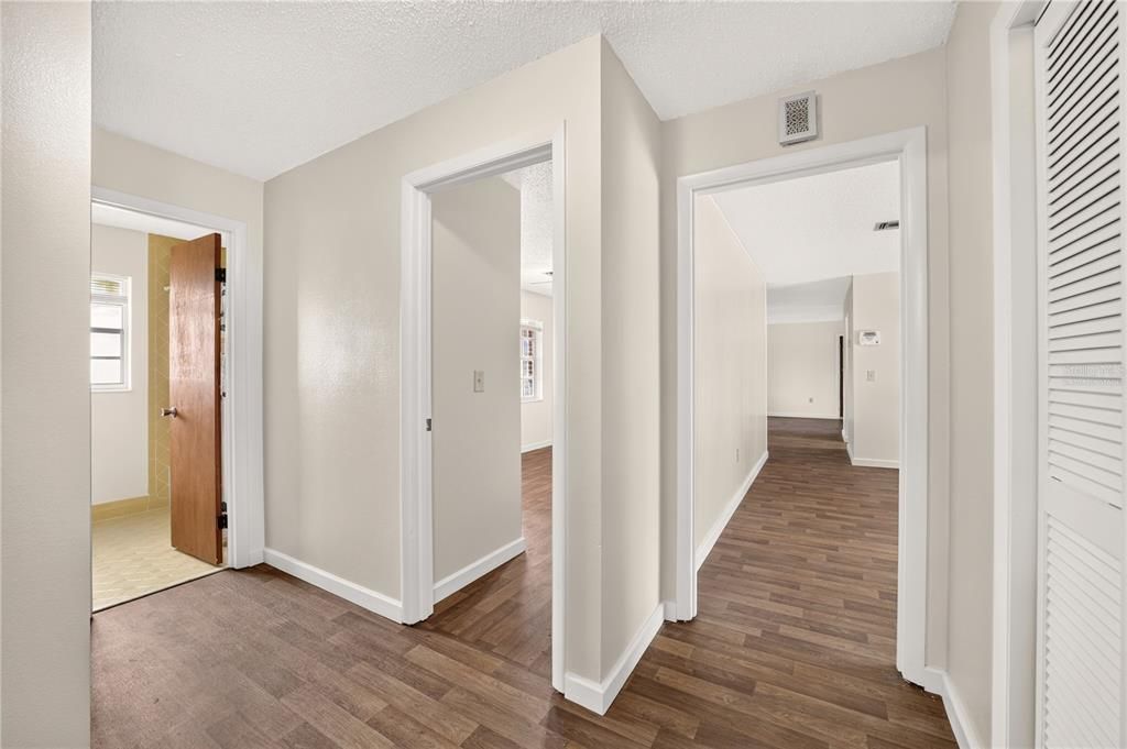 For Sale: $375,000 (2 beds, 2 baths, 1608 Square Feet)