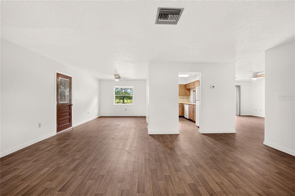 For Sale: $375,000 (2 beds, 2 baths, 1608 Square Feet)