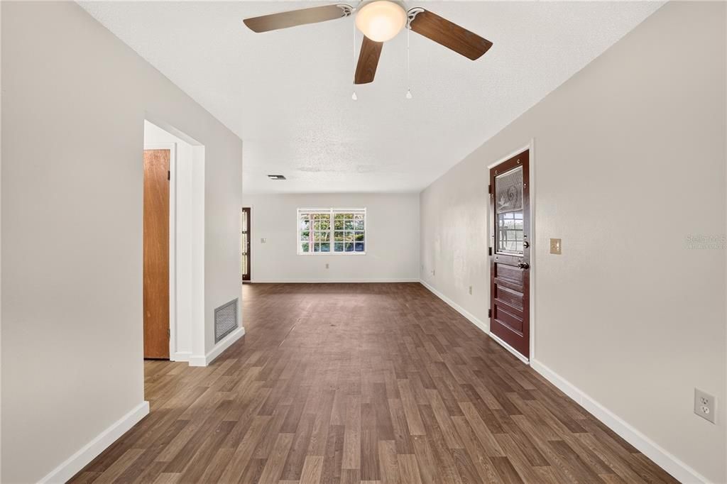 For Sale: $375,000 (2 beds, 2 baths, 1608 Square Feet)