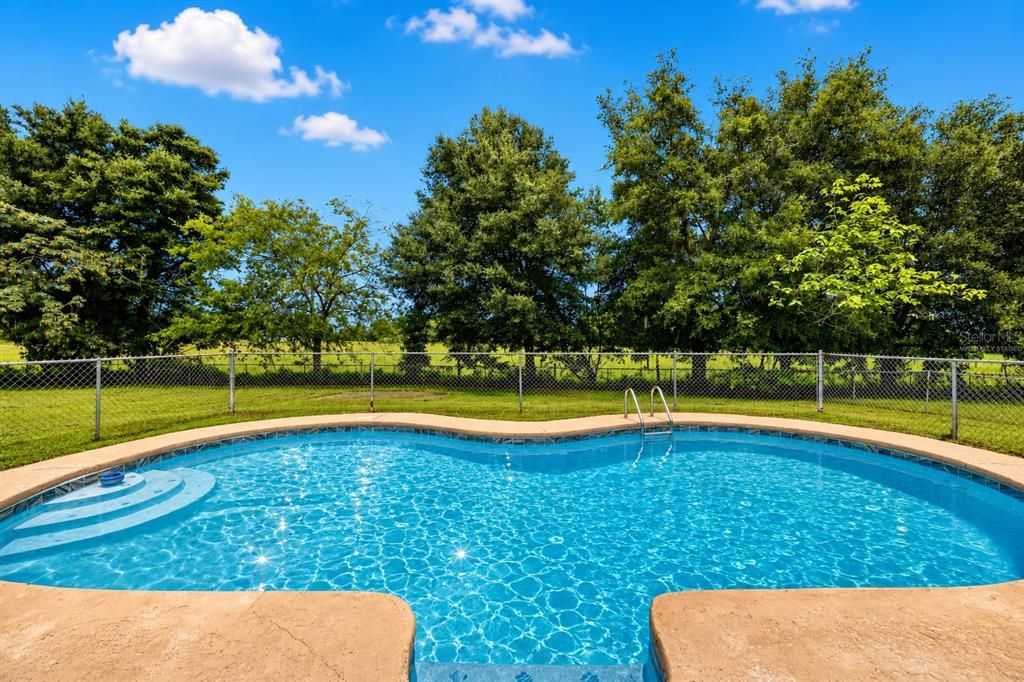 For Sale: $375,000 (2 beds, 2 baths, 1608 Square Feet)
