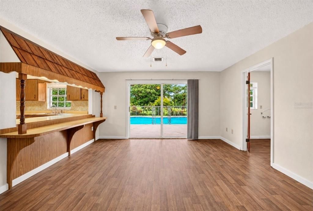 For Sale: $375,000 (2 beds, 2 baths, 1608 Square Feet)