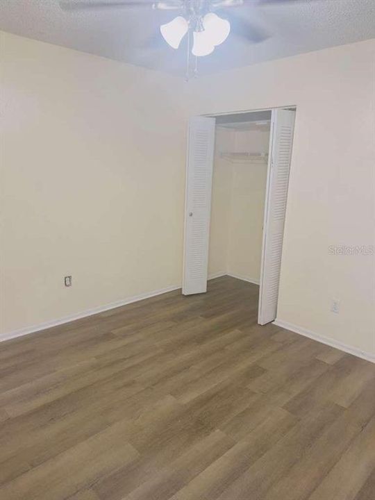 На продажу: $189,000 (2 спален, 2 ванн, 934 Квадратных фут)