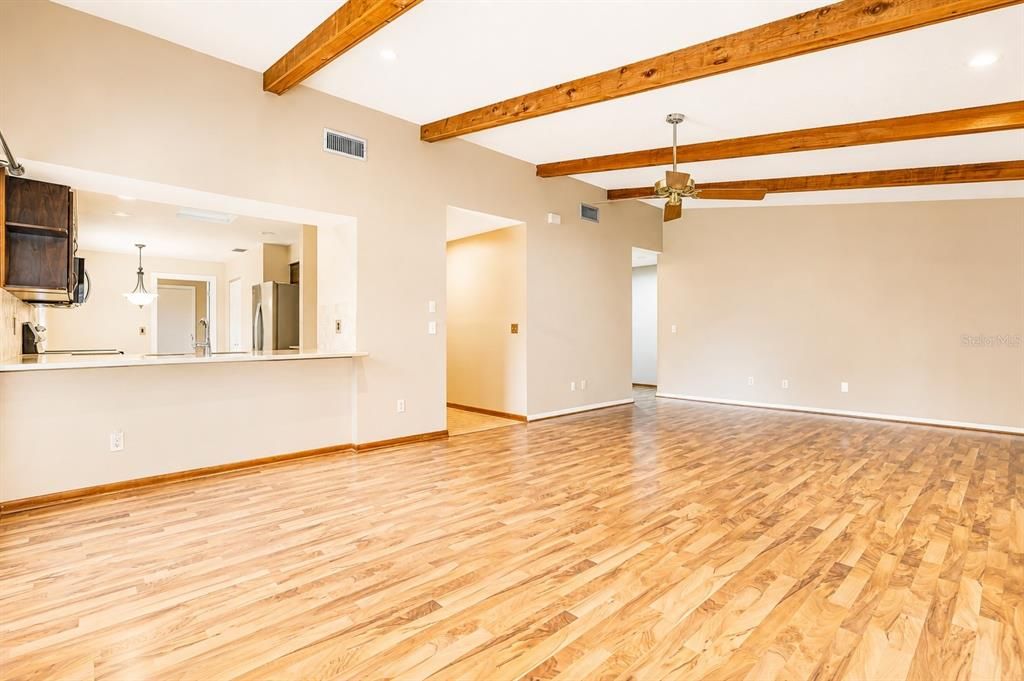 На продажу: $375,000 (3 спален, 2 ванн, 1560 Квадратных фут)