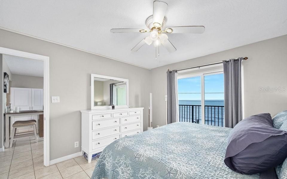 For Sale: $304,900 (2 beds, 2 baths, 1025 Square Feet)