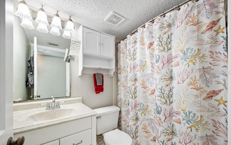 For Sale: $304,900 (2 beds, 2 baths, 1025 Square Feet)