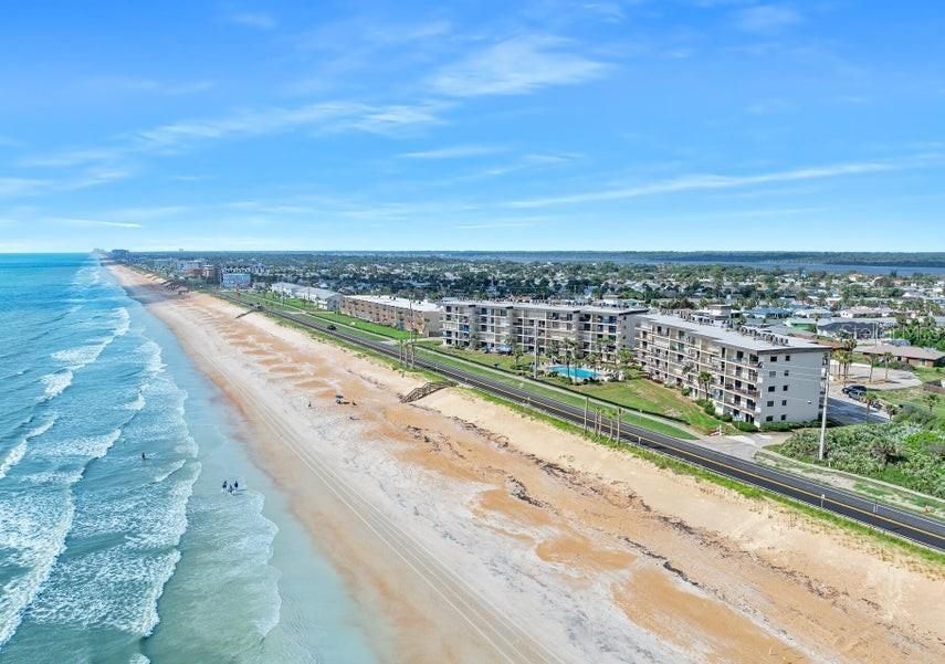 For Sale: $304,900 (2 beds, 2 baths, 1025 Square Feet)