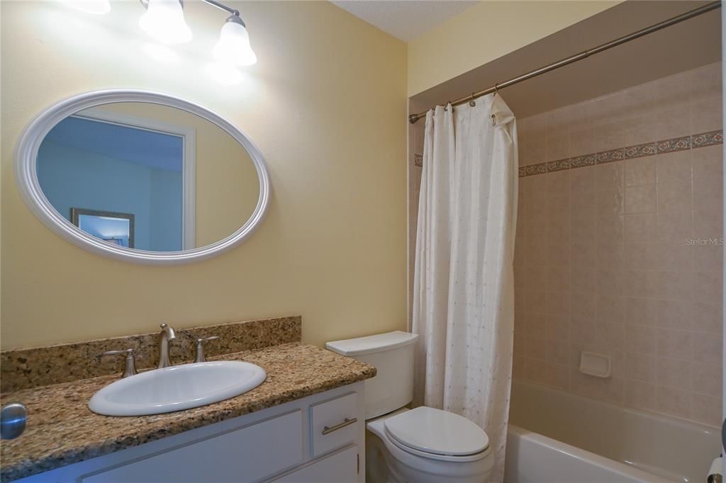 For Sale: $219,900 (2 beds, 2 baths, 1187 Square Feet)