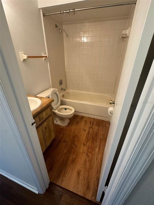 На продажу: $169,000 (2 спален, 2 ванн, 1006 Квадратных фут)