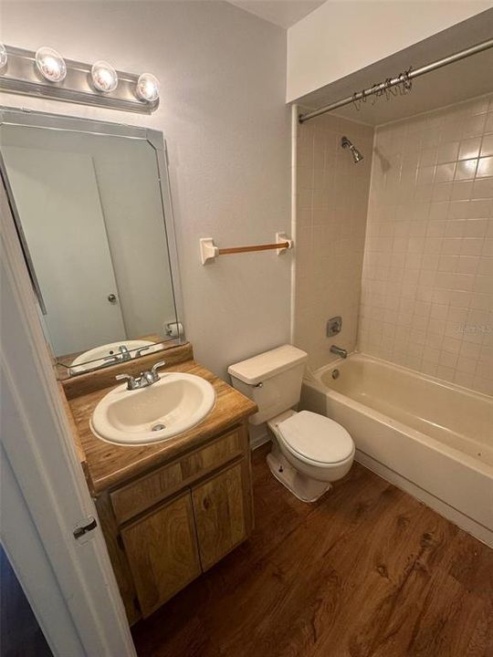 На продажу: $169,000 (2 спален, 2 ванн, 1006 Квадратных фут)
