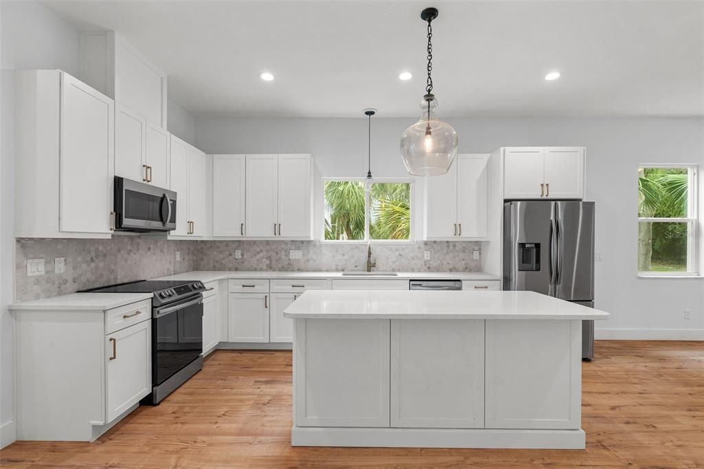 For Sale: $774,900 (3 beds, 3 baths, 2416 Square Feet)