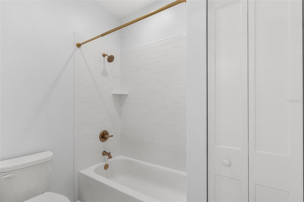 For Sale: $774,900 (3 beds, 3 baths, 2416 Square Feet)